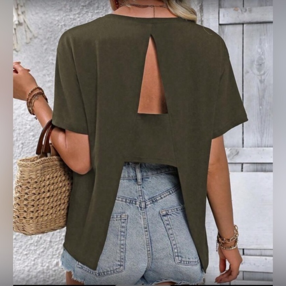 ✨NEW Olive Green Women's Top with Back Cutout